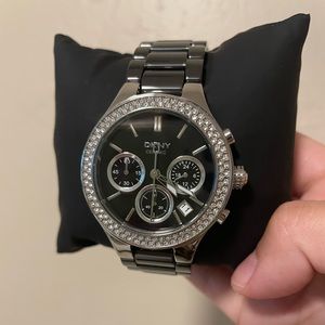 listing-status-banner